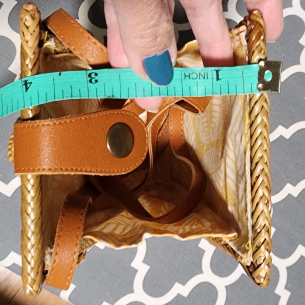 Mini Rattan/Wicker Crossbody Bag - Picture 9 of 10